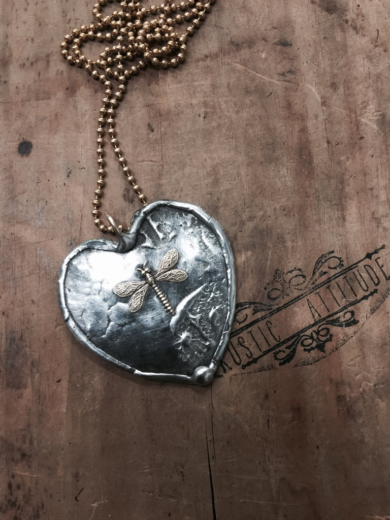 Rustic Style Heart w/ dragonfly